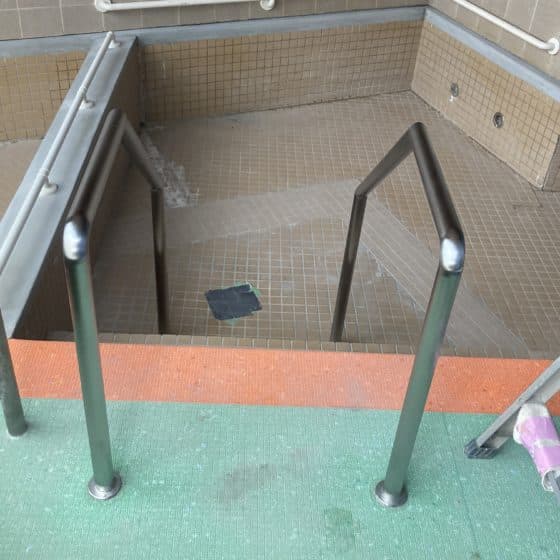 福祉施設の浴室の手すりを製作施行させていただきました