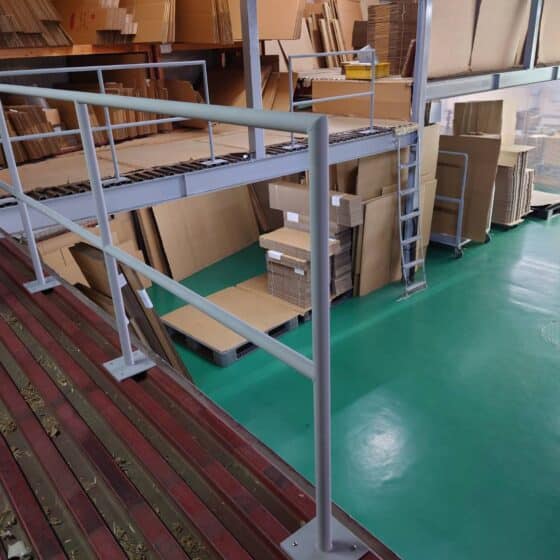 工場内の転落防止手すりを製作施工しました