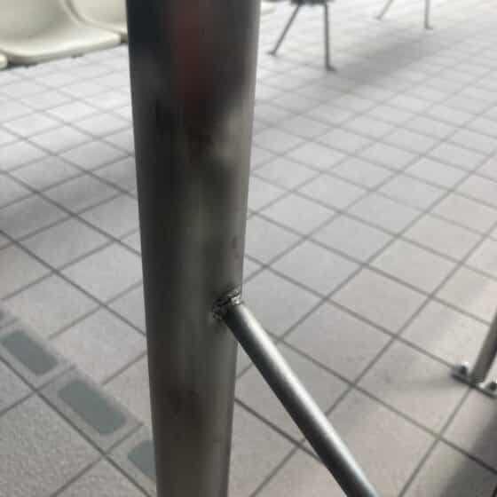 手すりの修復作業を行いました