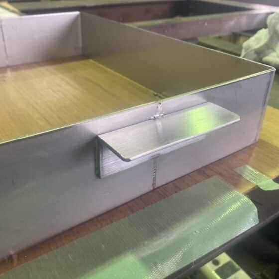 ステンレスの四方枠を製作しました